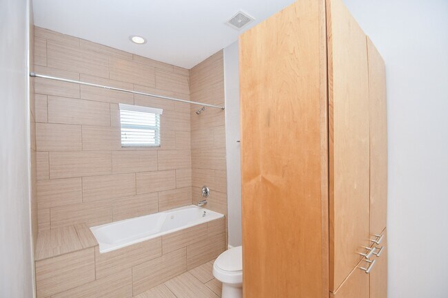 Building Photo - 3507 Mosley Ct