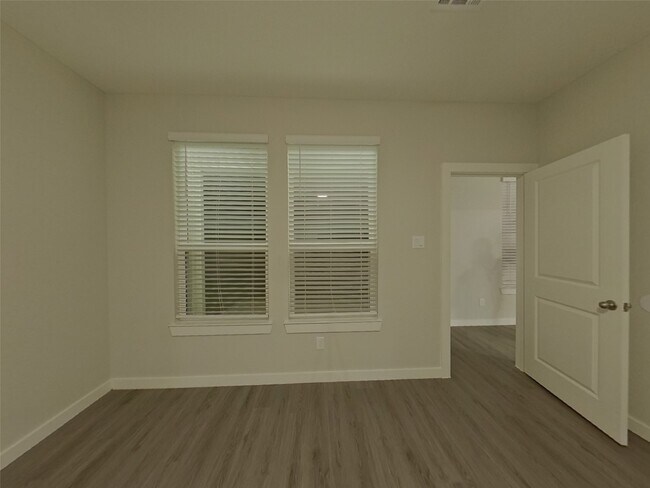 Building Photo - 23643 Gibson Frst Dr
