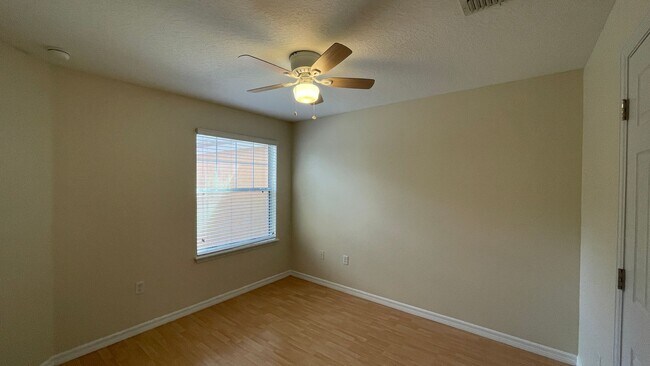 Building Photo - 9484 Strongbark Ln