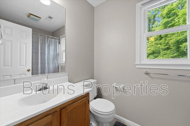 Building Photo - 4457 Eagles Nest Dr