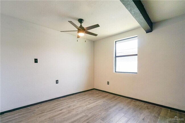 Building Photo - 3903 E Lopez Dr