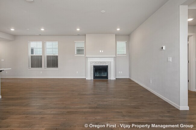 Building Photo - 3662 SE 67th Ave