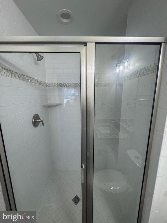 Building Photo - 2070 Mayflower Dr