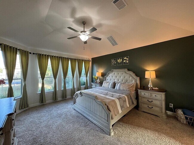 Building Photo - 735 Expedition Way