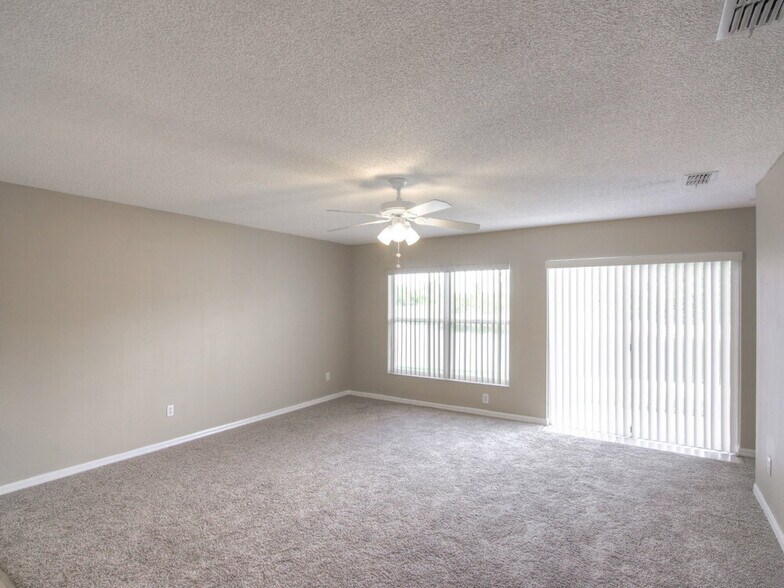 Building Photo - 12916 Los Alamitos