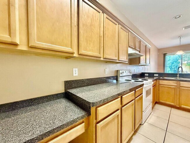 Building Photo - 8173 Stone View Dr