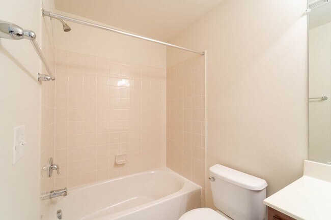 Building Photo - Gorgeous 3 Level Townhome