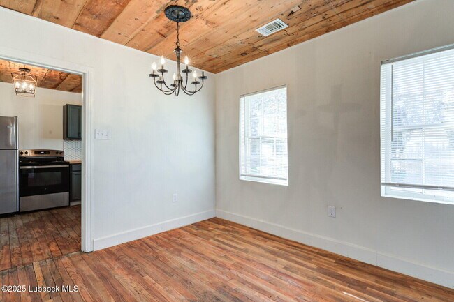 Building Photo - 1701 32nd St