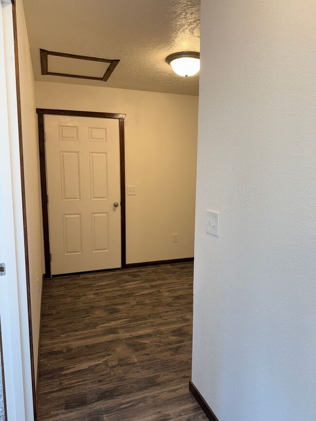 Building Photo - Country Living in this new remodel house