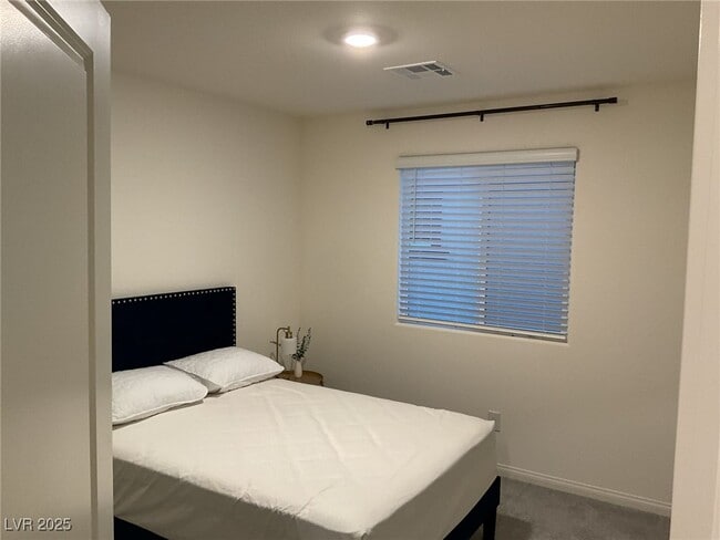 Building Photo - 3499 La Cura Ave