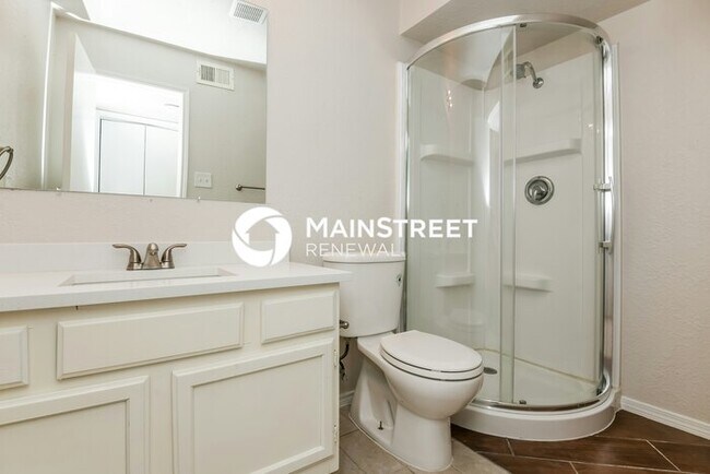 Building Photo - 3 Bedroom Pet-Friendly Home in FORT WORTH, TX with Main Street Renewal