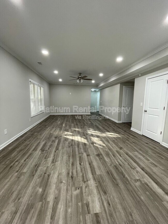 Building Photo - 600 Belton Ct