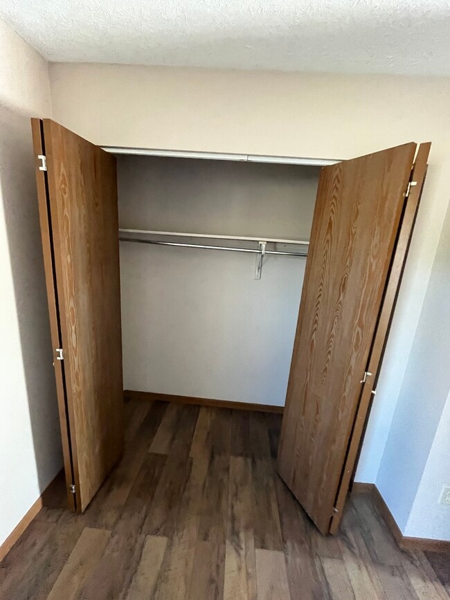 Building Photo - 1871 N Lakeman Dr