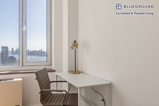 Building Photo - 635 W 42nd St