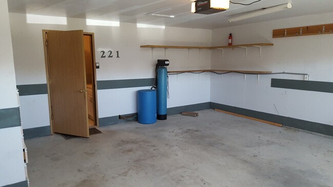 Building Photo - 2+ bed, 2 bath home in Sun Meadows, Sequim