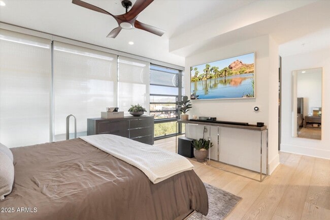 Building Photo - 7180 E Kierland Blvd