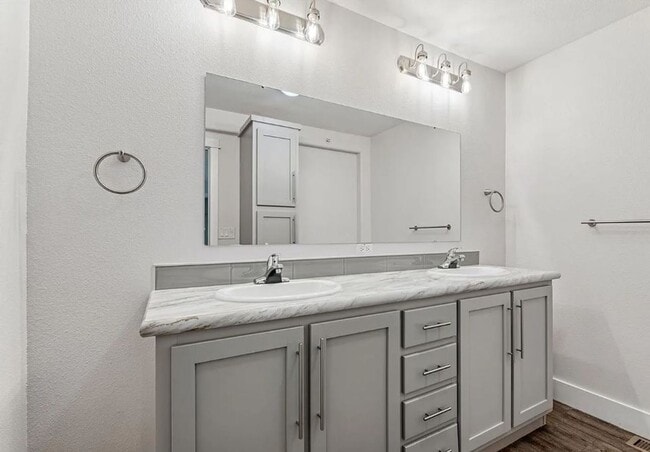 Building Photo - Stunning new home featuring 3 bedroom and ...
