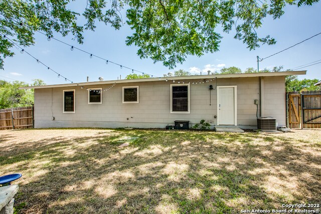 Building Photo - 411 Dresden Dr