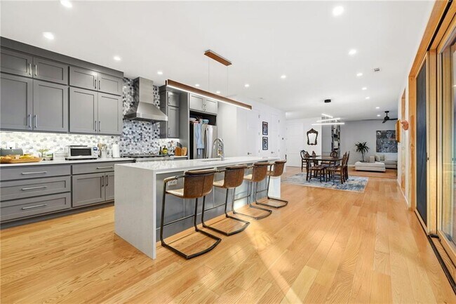 Building Photo - 632 Bella Vista Rd