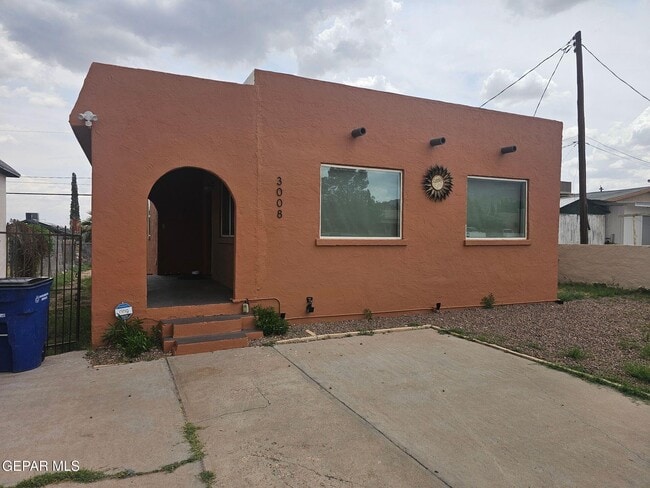 Primary Photo - 3008 Richmond Ave