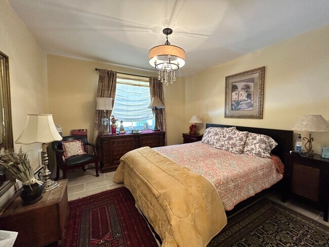 Building Photo - 7348 Lake Meadow Way