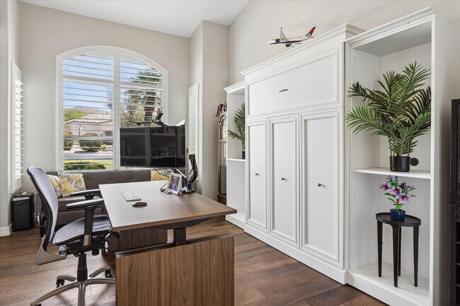 Building Photo - 10800 E Cactus Rd