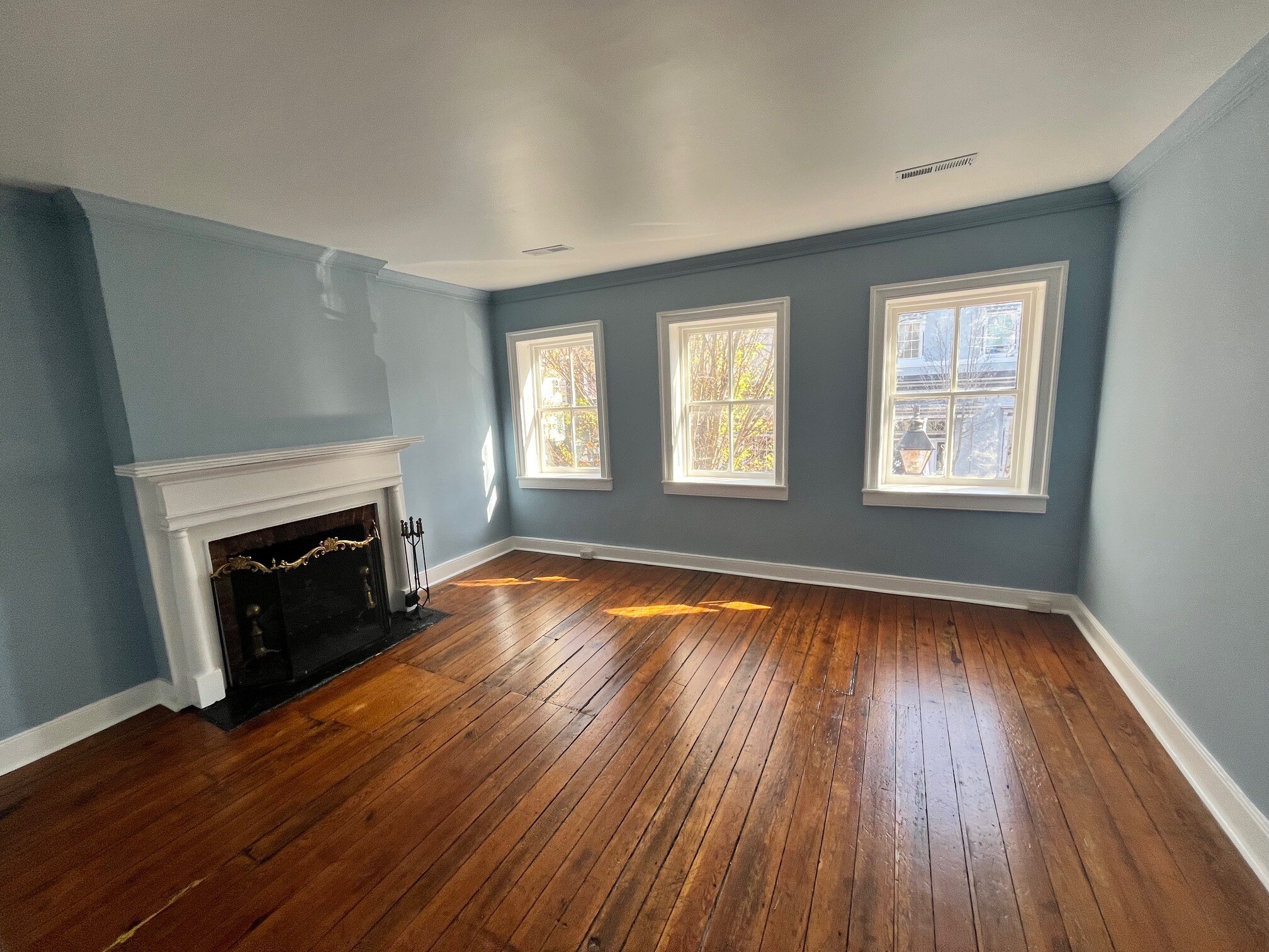 Building Photo - 612 Caroline St