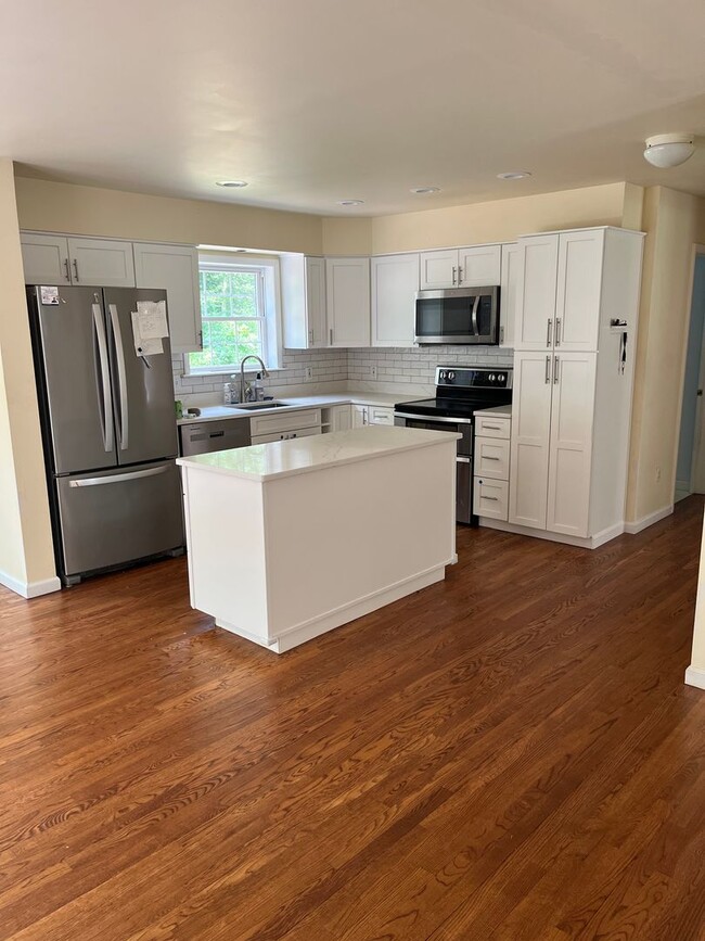 Building Photo - Private 3/4 BR 2.5Ba in Forestdale area of Sandwhich