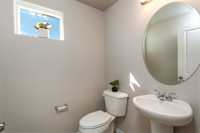Building Photo - Single Family Home for Rent in Northeast o...