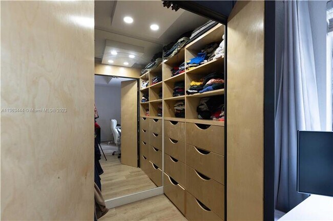 Building Photo - 4154 Forest Dr