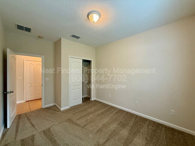 Building Photo - 145 Woodfield Ln