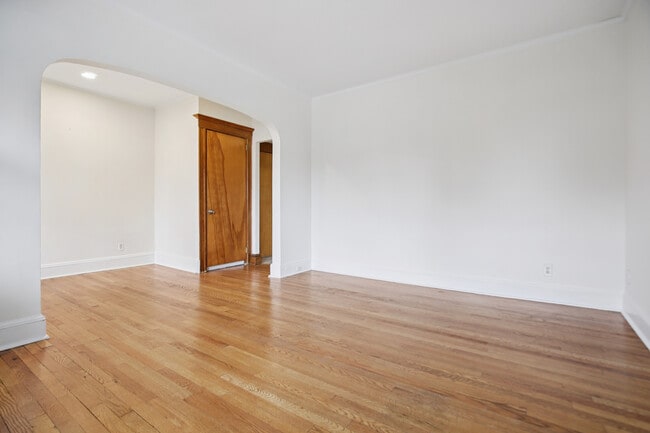 Building Photo - 166 Franklin Ave