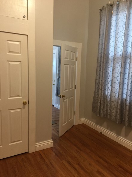 2nd bedroom - 2513 Annunciation St