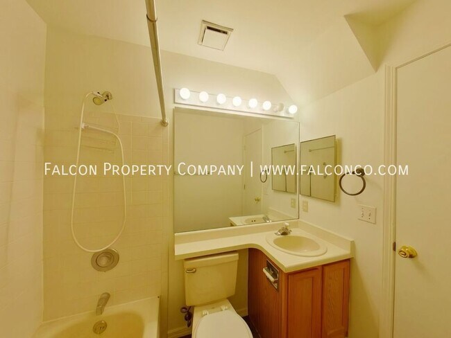 Building Photo - 4205 Vesper Ct