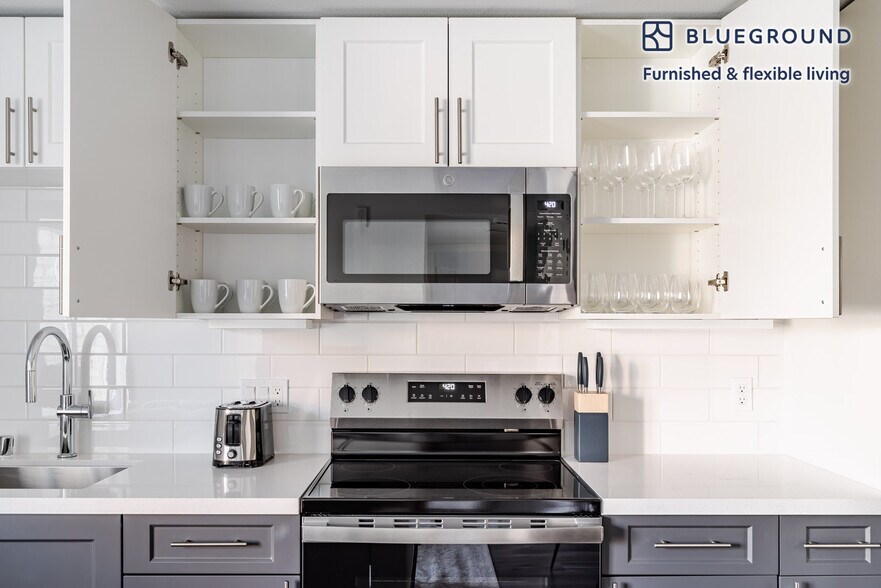 Building Photo - 2077 Haste St