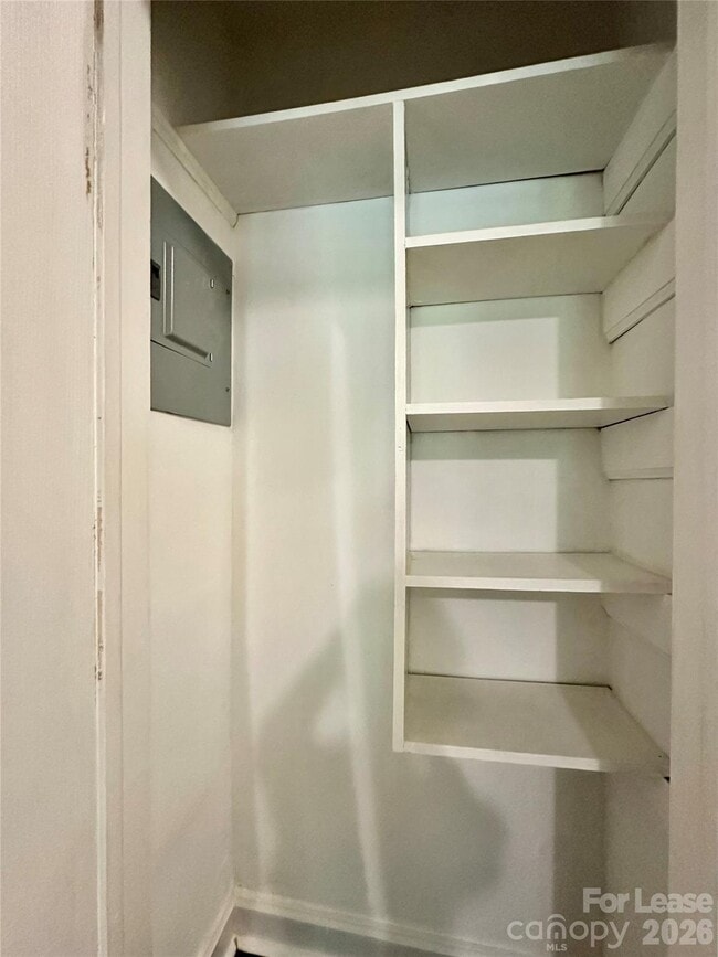 Building Photo - 710 Neil St