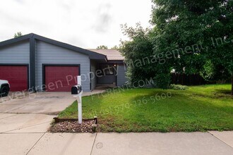 Building Photo - 704 Ponderosa Dr