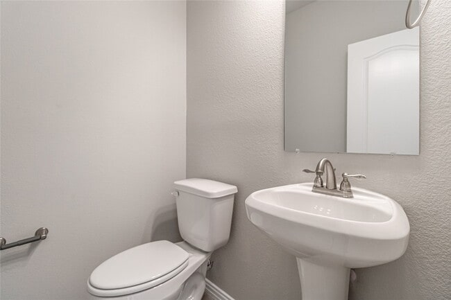 Building Photo - 2328 Greystone Dr