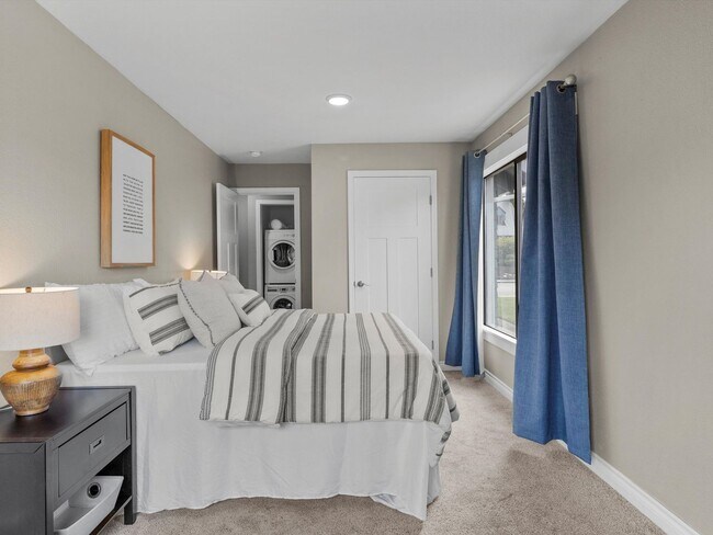 Building Photo - Charming Tacoma 2BR with Private Patio & RV Parking