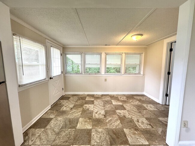 Building Photo - 1103 Onslow Pines Rd