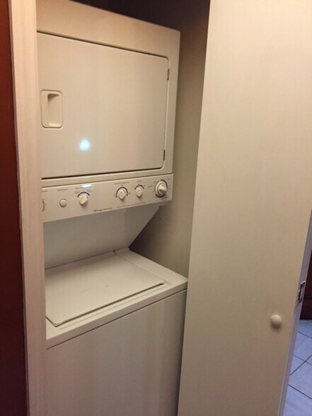 Building Photo - 2716 41st Ave