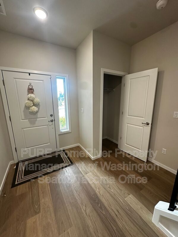 Building Photo - 18201 35th Ave Ct E