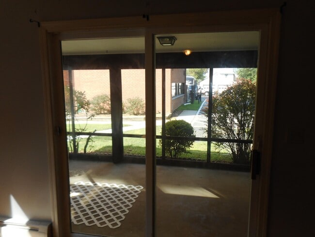 Building Photo - 116 N Union Ave