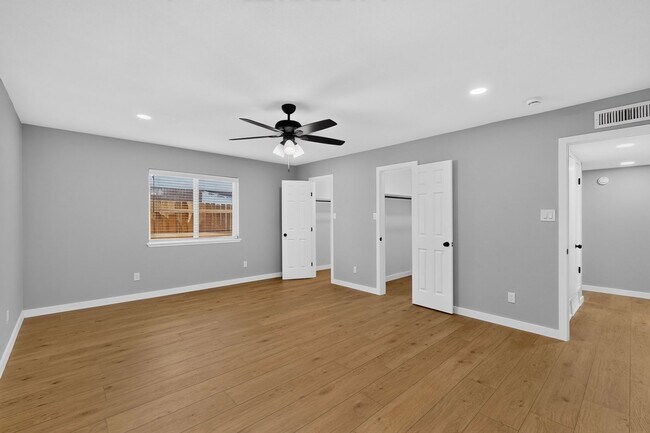 Building Photo - 243 Woodhurst Dr