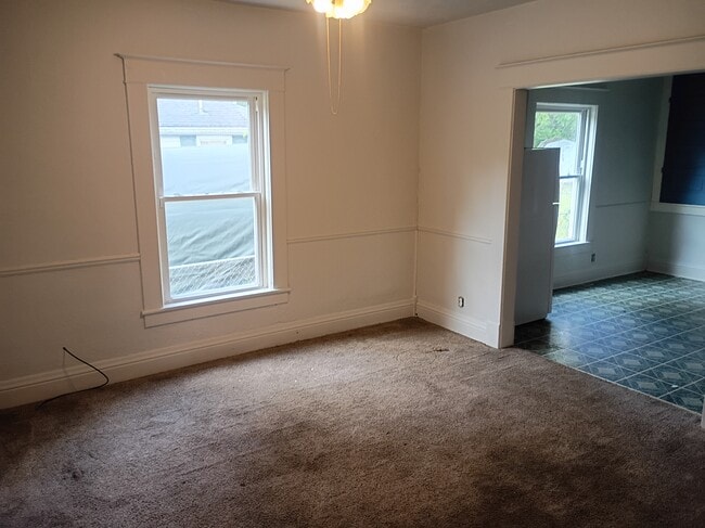 Building Photo - 217 Lester Ave
