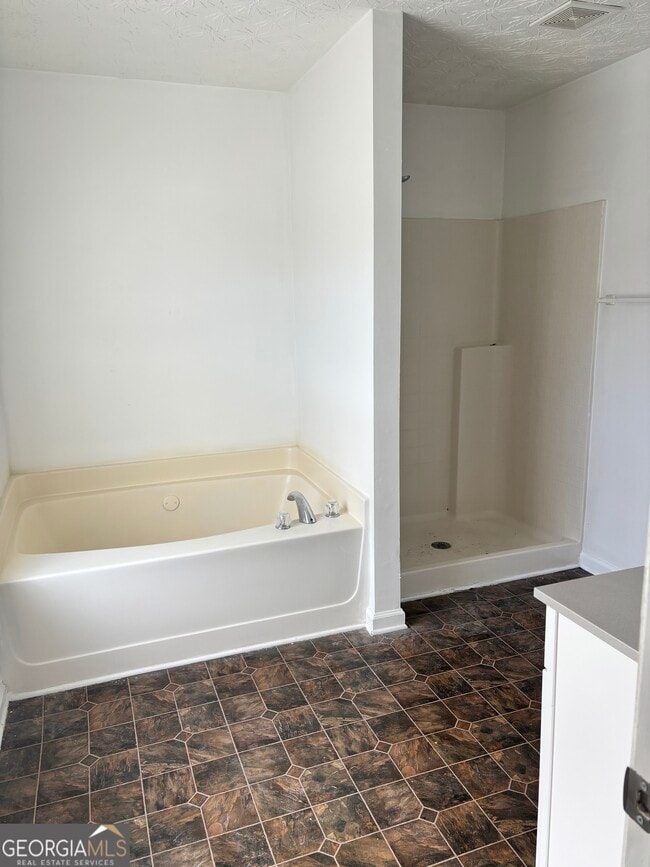 Building Photo - 3859 Shenfield Dr