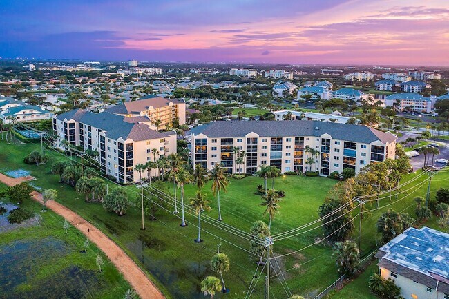 Building Photo - 275 Palm Ave