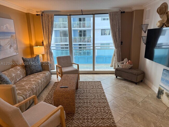 Building Photo - 6917 Collins Ave