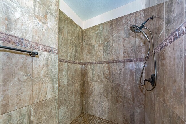 Building Photo - 1578 Eagles Cir