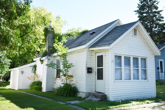 Primary Photo - Pet friendly 1 bedroom house